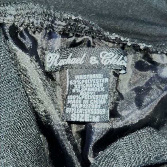 Rachael & Chloe Black and White Floral Ruffle Mini Skirt - Picture 4 of 4